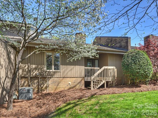 5315 Wingedfoot Road, Charlotte, NC 28226