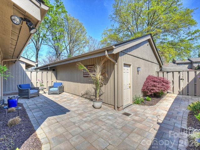 5315 Wingedfoot Road, Charlotte, NC 28226