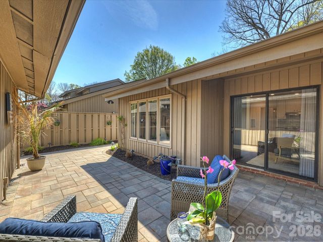 5315 Wingedfoot Road, Charlotte, NC 28226