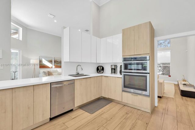 1202 S Manor Dr S, Weston, FL 33326