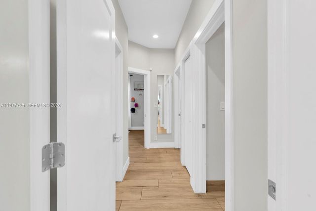 1202 S Manor Dr S, Weston, FL 33326