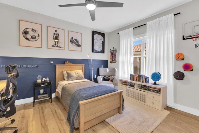 1202 S Manor Dr S, Weston, FL 33326