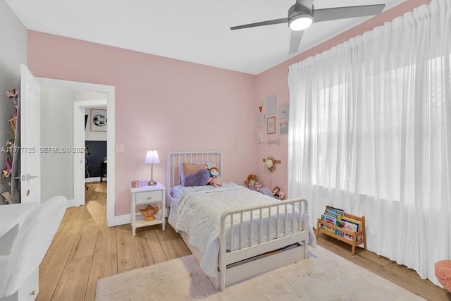 1202 S Manor Dr S, Weston, FL 33326