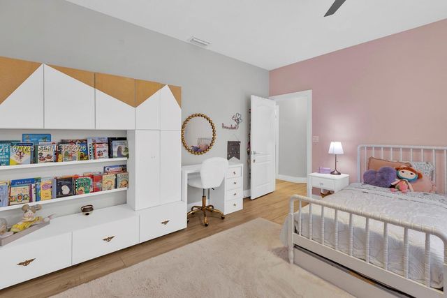 1202 S Manor Dr S, Weston, FL 33326