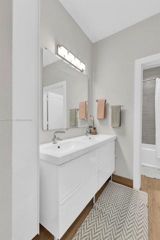 1202 S Manor Dr S, Weston, FL 33326