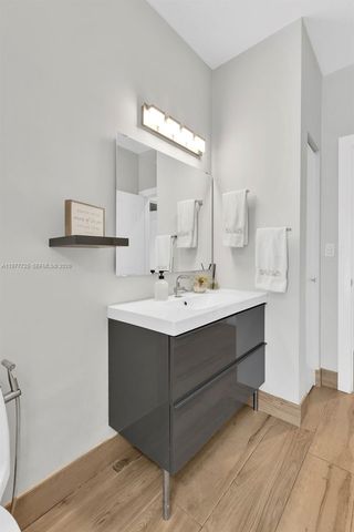 1202 S Manor Dr S, Weston, FL 33326