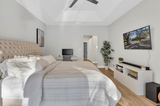 1202 S Manor Dr S, Weston, FL 33326