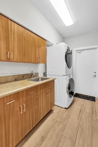 1202 S Manor Dr S, Weston, FL 33326