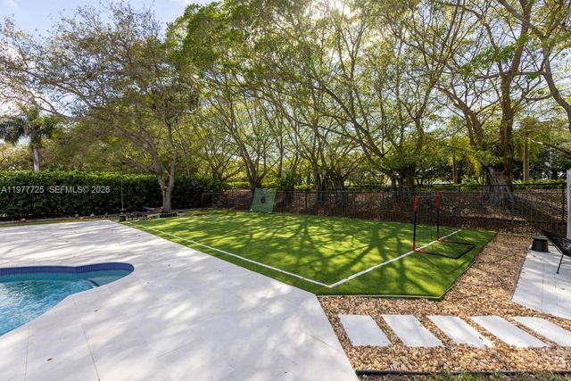 1202 S Manor Dr S, Weston, FL 33326