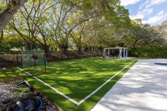 1202 S Manor Dr S, Weston, FL 33326