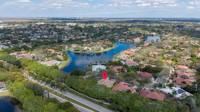 1202 S Manor Dr S, Weston, FL 33326