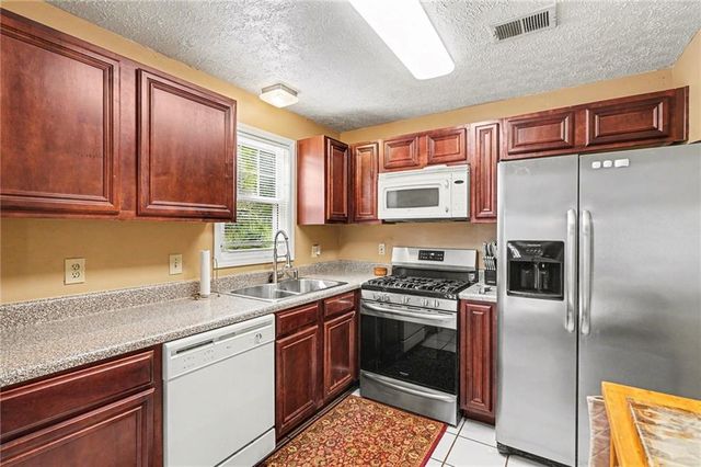 291 W Junction NW Court, Kennesaw, GA 30144