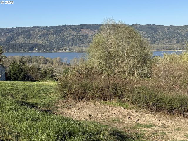 420 TOPEKA Rd, Kelso, WA 98626