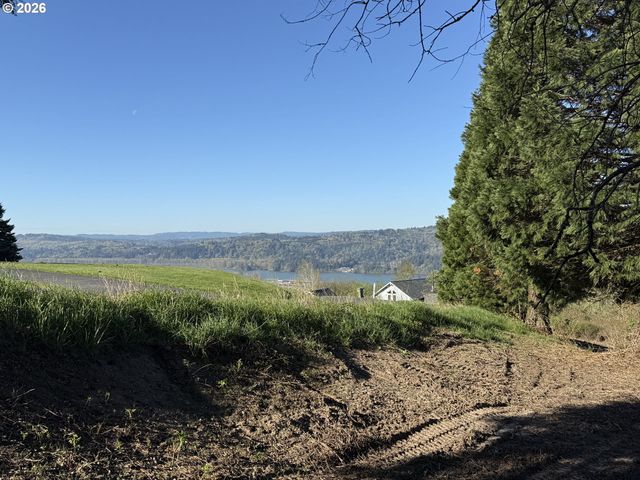 420 TOPEKA Rd, Kelso, WA 98626
