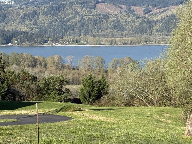 420 TOPEKA Rd, Kelso, WA 98626