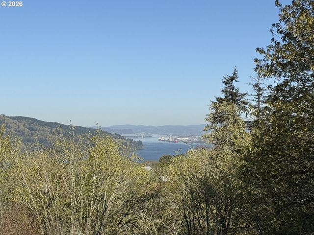 420 TOPEKA Rd, Kelso, WA 98626