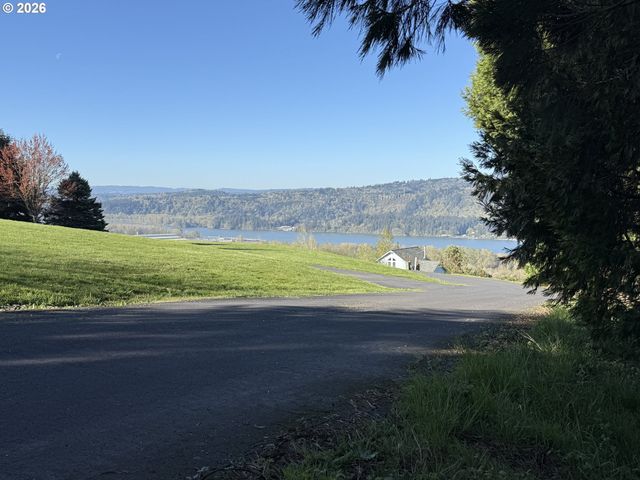 420 TOPEKA Rd, Kelso, WA 98626