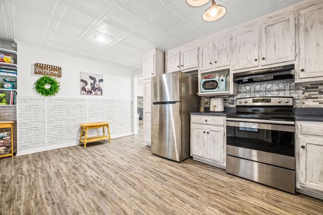 808 3rd Ave, Fayetteville, TN 37334