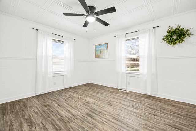 808 3rd Ave, Fayetteville, TN 37334