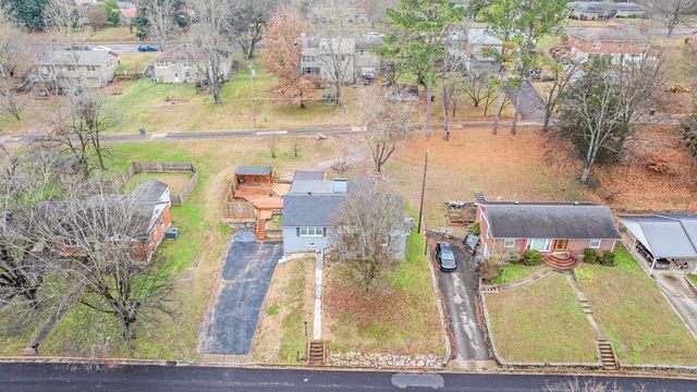 808 3rd Ave, Fayetteville, TN 37334