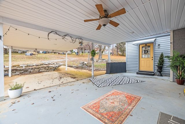 808 3rd Ave, Fayetteville, TN 37334