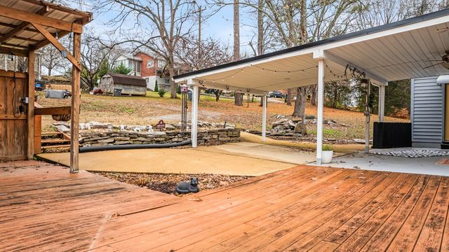 808 3rd Ave, Fayetteville, TN 37334