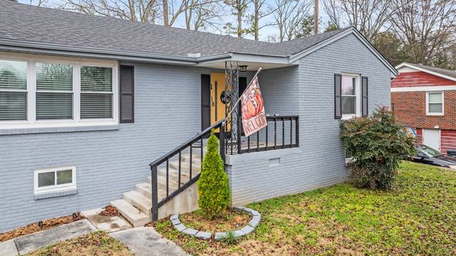 808 3rd Ave, Fayetteville, TN 37334