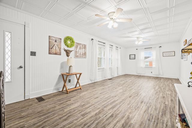 808 3rd Ave, Fayetteville, TN 37334