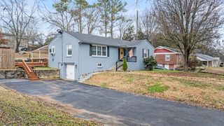 808 3rd Ave, Fayetteville, TN 37334