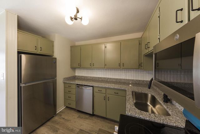 1539 LAKE SHORE DR, Chambersburg, PA 17202