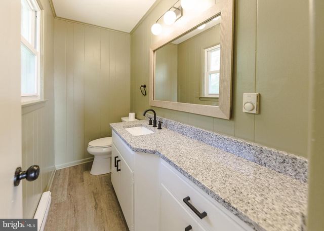 1539 LAKE SHORE DR, Chambersburg, PA 17202