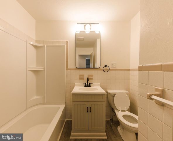 1539 LAKE SHORE DR, Chambersburg, PA 17202