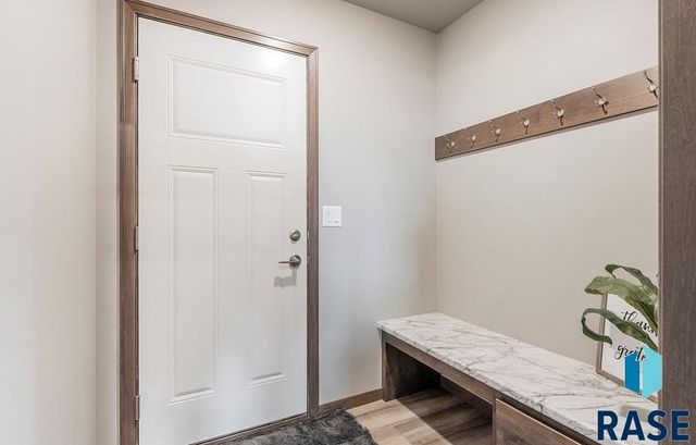 632 N YANKEE Ave Avenue, Sioux Falls, SD 57110