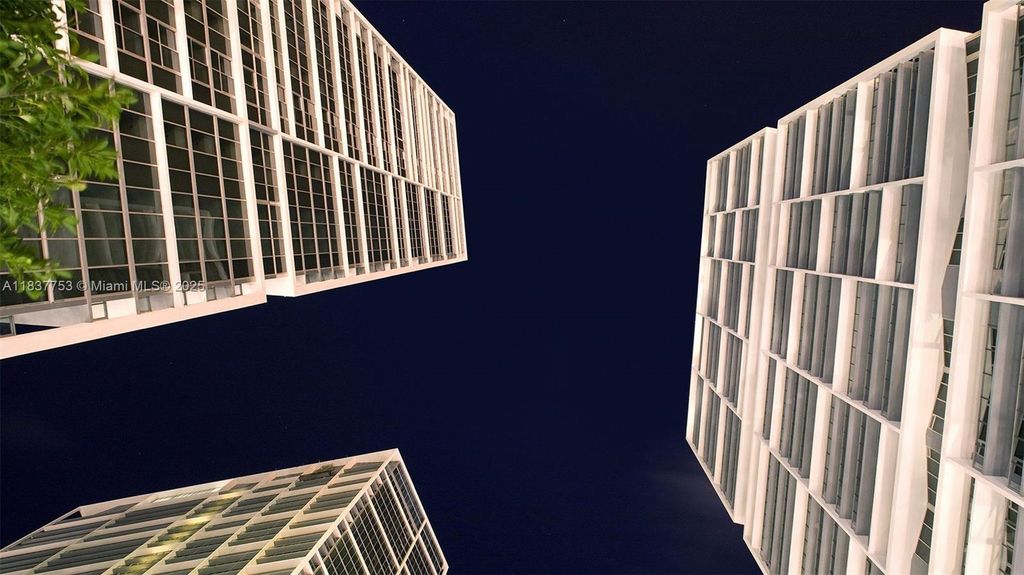475 Brickell Ave 2108, Miami, FL 33131