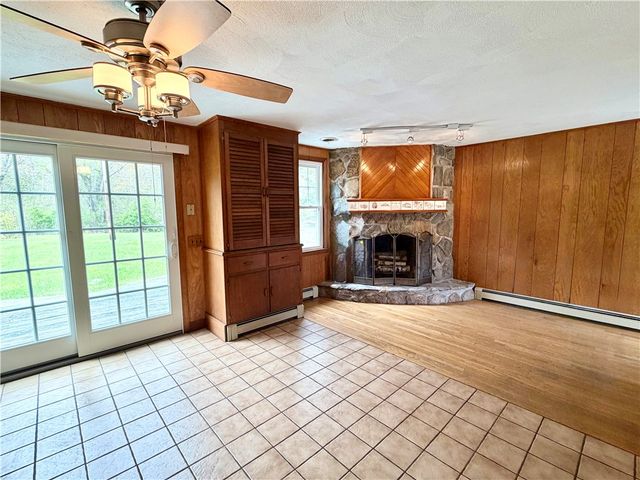 6 Lakewood Drive, Narragansett, RI 02882