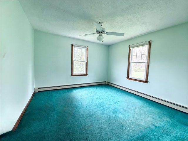 6 Lakewood Drive, Narragansett, RI 02882