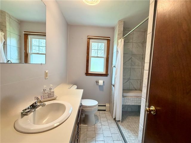 6 Lakewood Drive, Narragansett, RI 02882