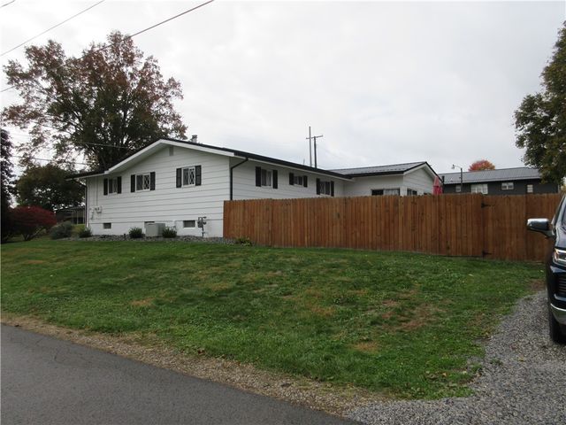 223 Gartley Ave, Ellport Boro, PA 16117