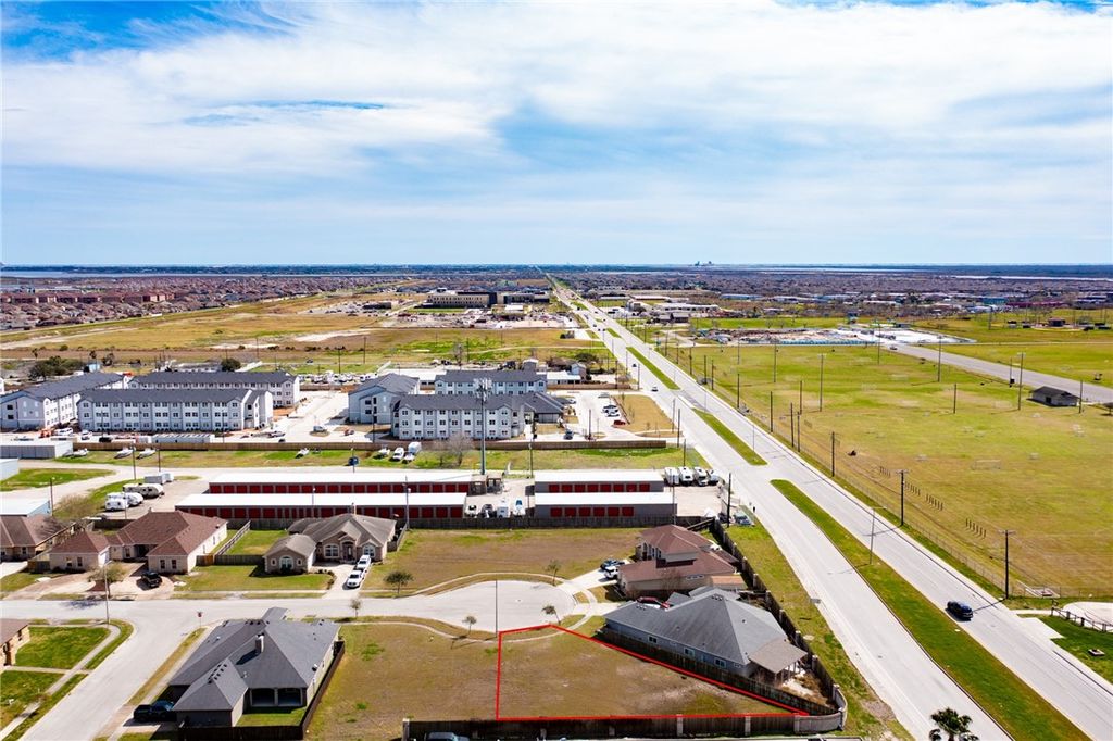4137 Rayado Creek Dr, Corpus Christi, TX 78414 — exterior