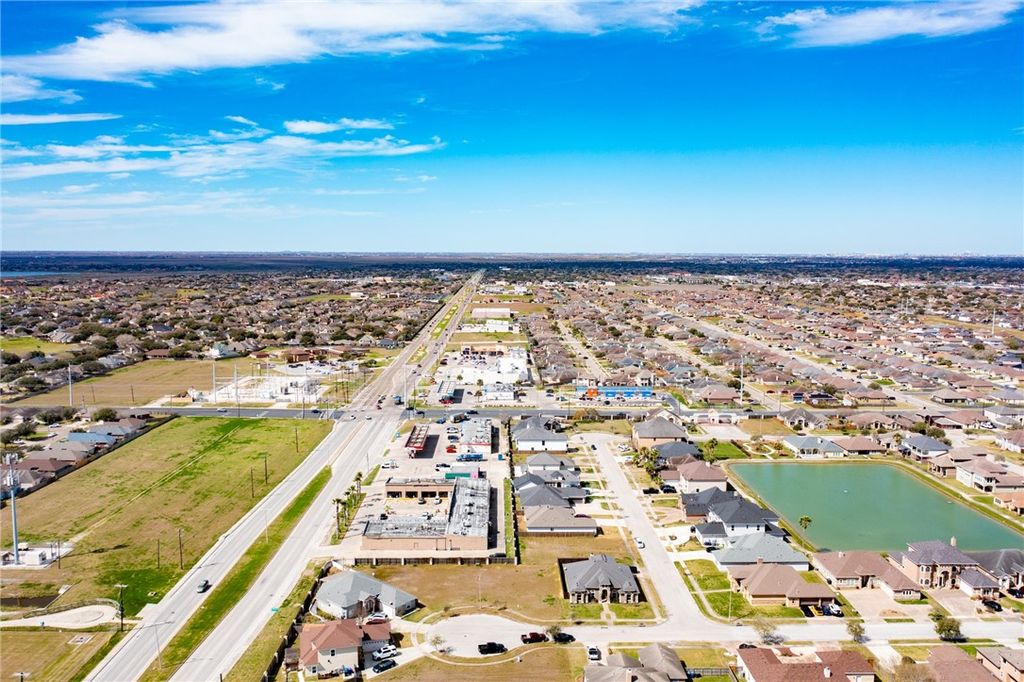 4137 Rayado Creek Dr, Corpus Christi, TX 78414 — photo 3