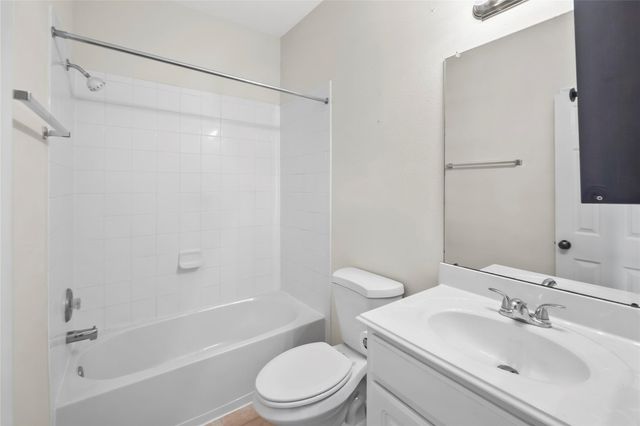 12920 Meadow Springs Drive, Pearland, TX 77584