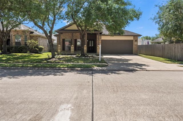 12920 Meadow Springs Drive, Pearland, TX 77584