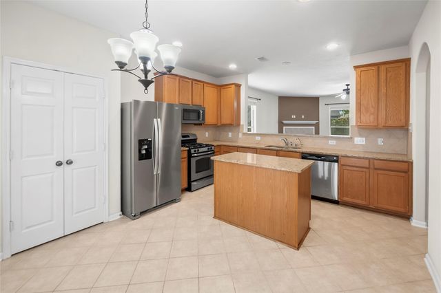 12920 Meadow Springs Drive, Pearland, TX 77584