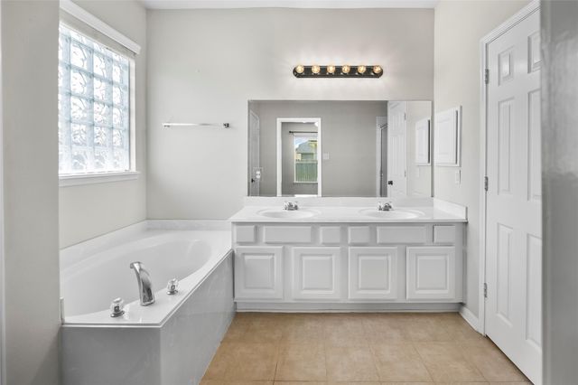 12920 Meadow Springs Drive, Pearland, TX 77584