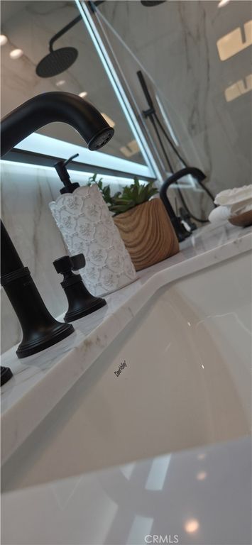 Image 20 of property listing at 1800 Oxford., Los Angeles, CA 90006