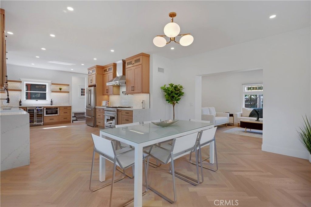 Image 27 of property listing at 1800 Oxford., Los Angeles, CA 90006