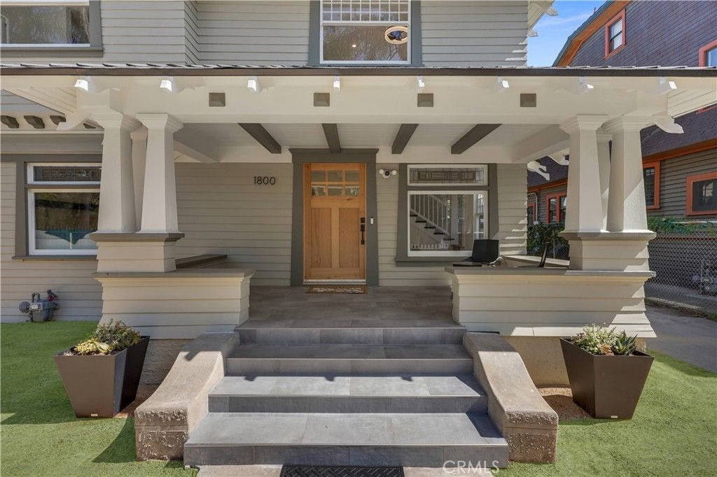 Image 9 of property listing at 1800 Oxford., Los Angeles, CA 90006