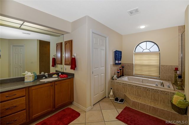 5 Peachwood Point W, Homosassa, FL 34446