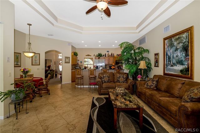 5 Peachwood Point W, Homosassa, FL 34446