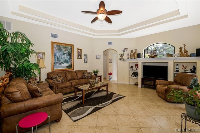 5 Peachwood Point W, Homosassa, FL 34446